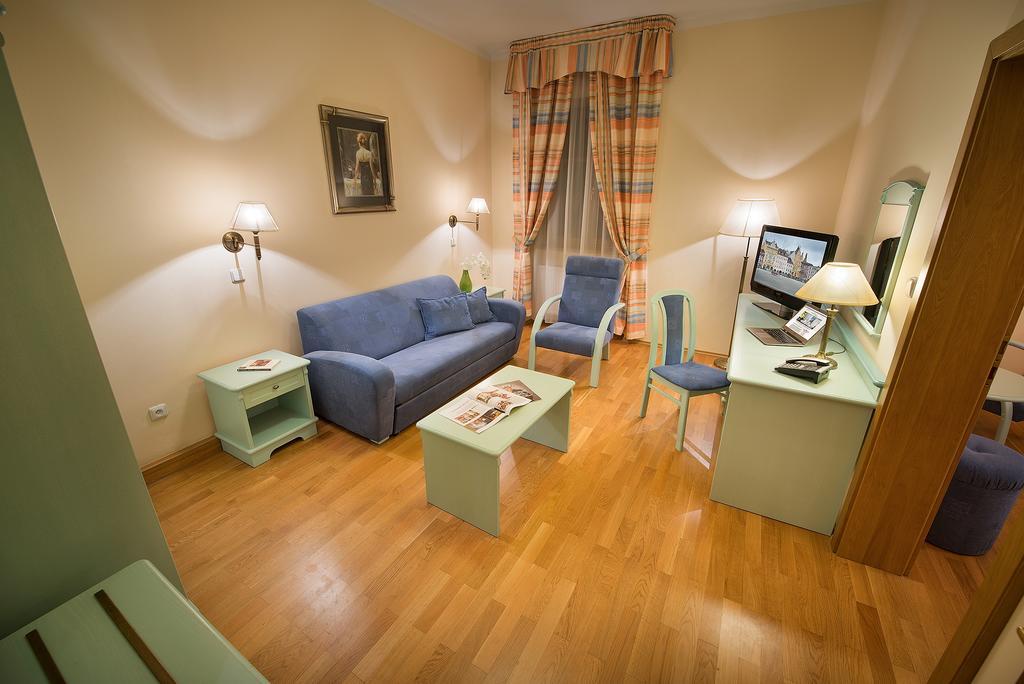 Old Town Bed & Breakfast Чешка Будьовица Екстериор снимка